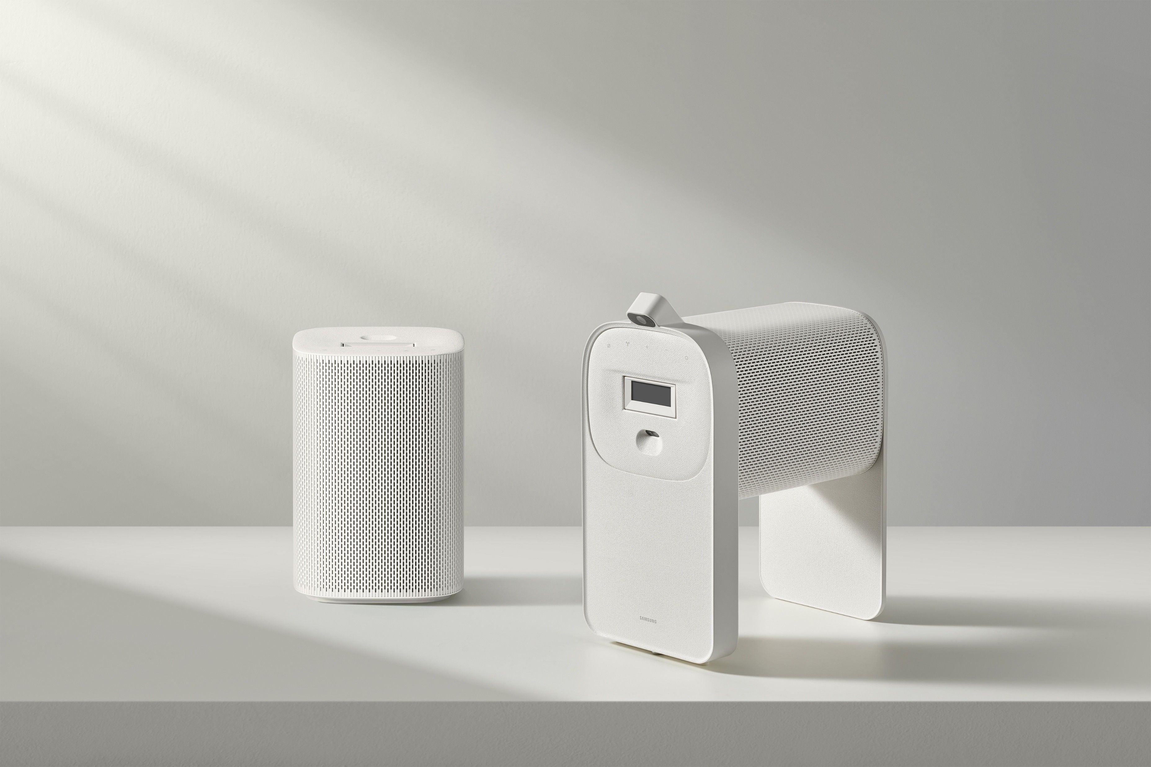 ▲三星近期推出旗下「觸控投影機」The Premiere 5,可支援觸控操作是最大亮點。(圖/品牌提供)