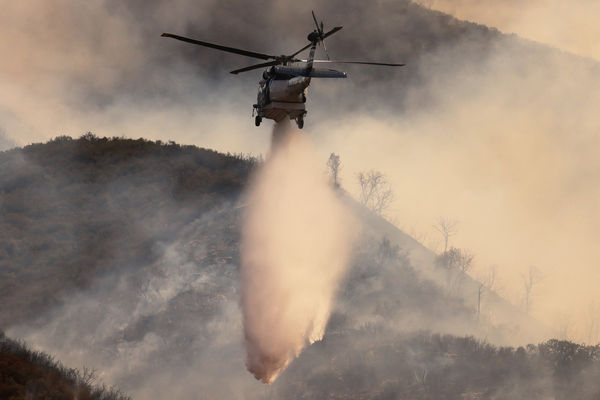 ▲▼2025年8月初,美國加州中南部的「洛斯帕德里斯國家森林」(Los Padres Forest)發生吉福德大火(Gifford Fire)。(圖/路透)