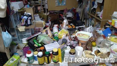 住家發臭「房間全癱瘓」　失智母8個月噴40萬！長照險卻賠不了