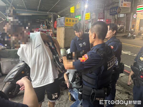 ▲▼警方攔查葉男、陳男,起獲大批毒品 。(圖/記者陳以昇翻攝)