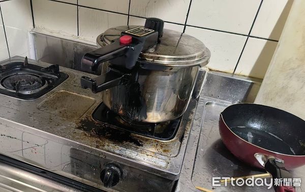 ▲▼高雄民宅發生火警。(圖/記者吳世龍翻攝)