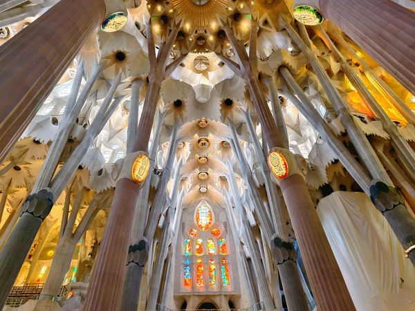▲▼聖家堂(Sagrada Família)。(圖/部落客混血珊莎的奇幻旅程授權提供)