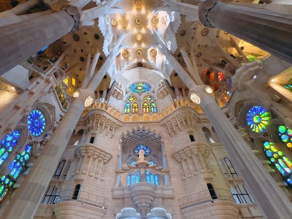 ▲▼聖家堂(Sagrada Família)。(圖/部落客混血珊莎的奇幻旅程授權提供)