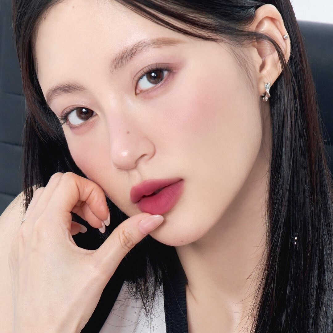 ▲眉妝 。(圖/翻攝自IG)