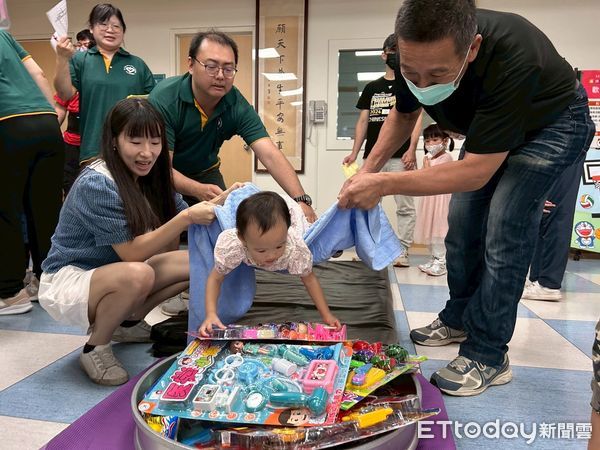 ▲竹山秀傳醫院辦理抓抓樂活動。(圖/竹山秀傳醫院提供)