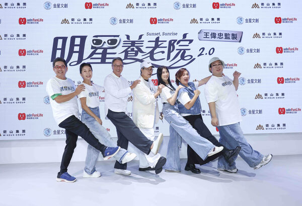 ▲舞台劇《明星養老院》由黃嘉千、羅美玲主演。(圖/金星文創提供)