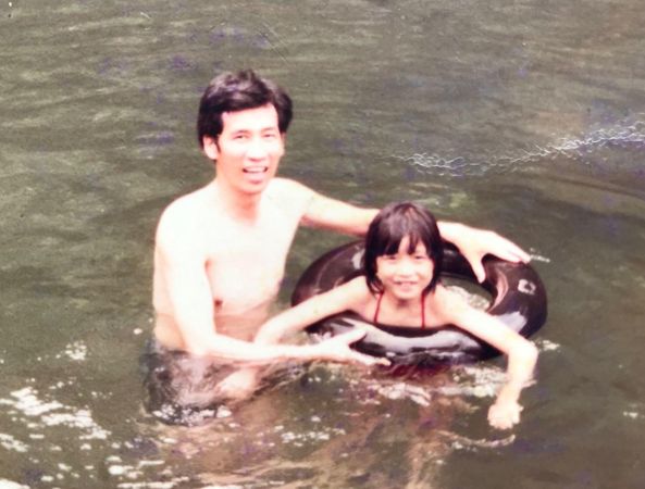 ▲黃嘉千與爸爸。(圖/黃嘉千提供)