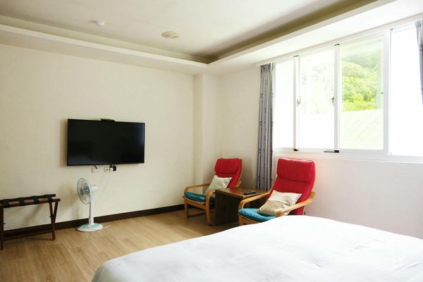 ▲▼橙品溫泉民宿。(圖/部落客JJ.Hsu授權提供)