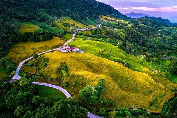 ▲▼花蓮玉里赤科山。(圖/花蓮縣政府提供,彭聖峯攝影)