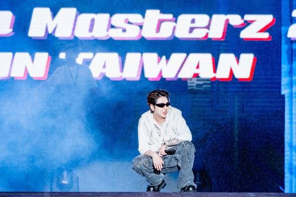 ▲▼ 直擊/ZICO讓台中濕透!萬人反應太神 他驚呆:翻譯可以先不翻嗎?(圖/讀者提供)