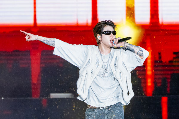 ▲▼ 直擊/ZICO讓台中濕透!萬人反應太神 他驚呆:翻譯可以先不翻嗎?(圖/讀者提供)