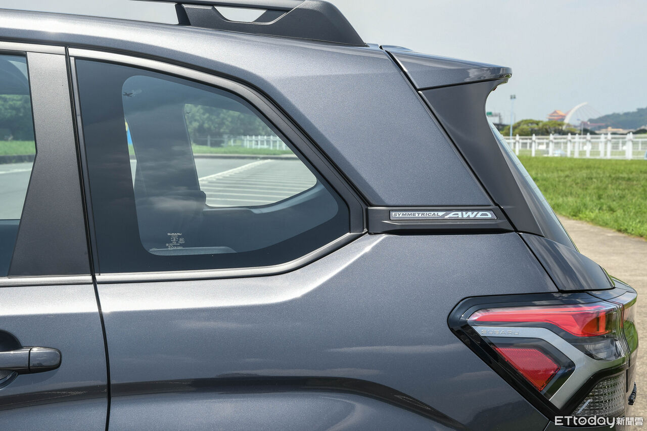 ▲速霸陸Forester提供汽油、油電2種選擇,入門汽油好開魅力不輸油電。(圖/記者徐煜展攝)