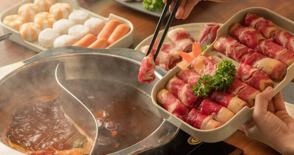 市面上越來越多火鍋餐飲品牌,採用結合buffet的吃到飽自助吧模式經營,然而也有許多人好奇,這種經營方式「真的不會虧本嗎?」(示意圖/翻攝Pixabay)