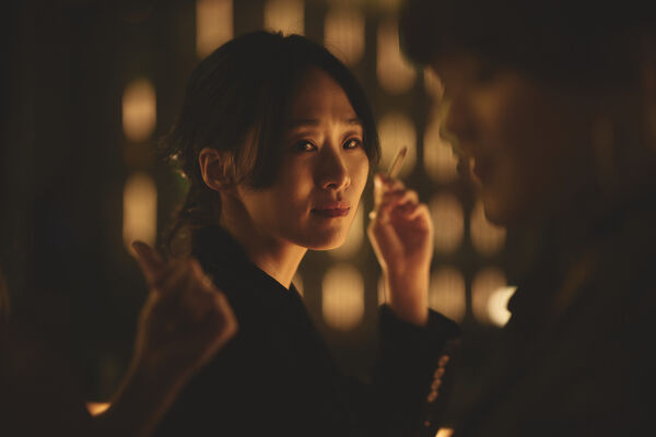 ▲林依晨與吳可熙在《失明》裡有許多對手戲。(圖/周子娛樂提供)