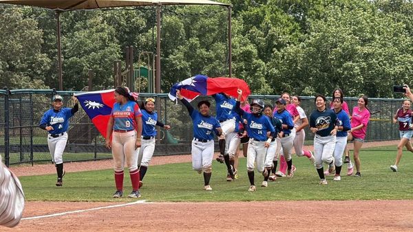 北投國中女壘隊於「2025貝比魯斯聯盟U16女子壘球世界錦標賽」榮獲冠軍。(翻攝自台北市政府教育局官網)