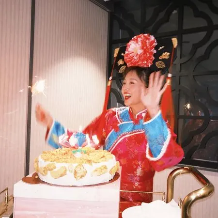 ▲鬼鬼生日辦「還珠格格派對」! 演藝圈好友全扮成格格阿哥狂歡。(圖/翻攝自IG/大文)