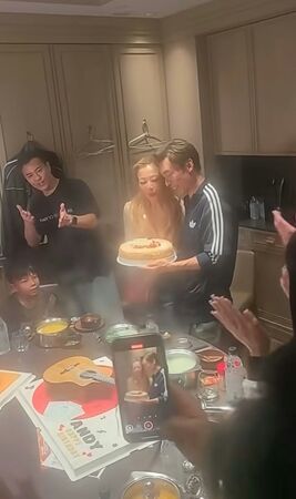 ▲許志安出軌,鄭秀文決定原諒。(圖/翻攝自微博)