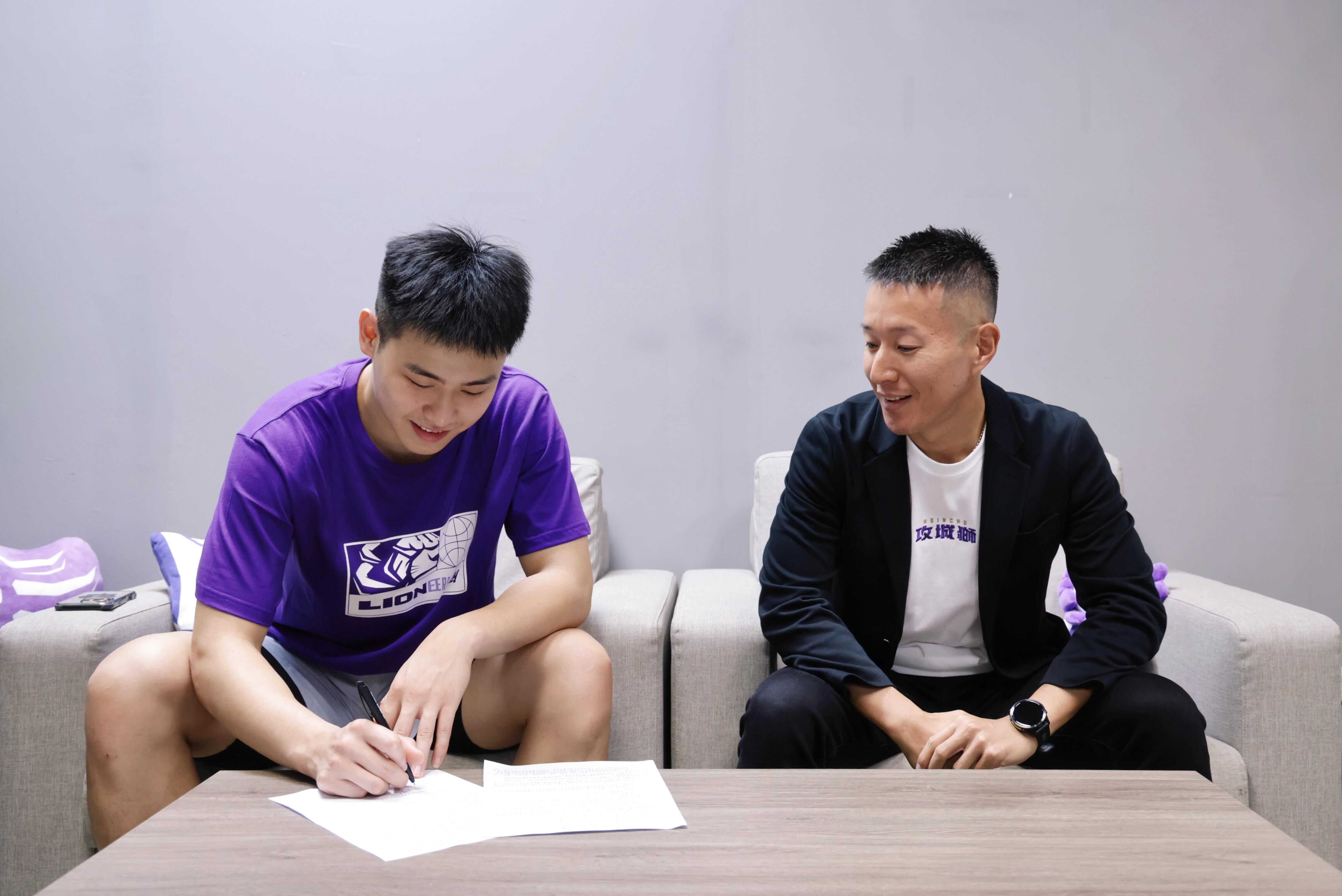 ▲▼UBA歷史總得分王、今年TPBL狀元劉丞勳正式加盟攻城獅。(圖/攻城獅提供)