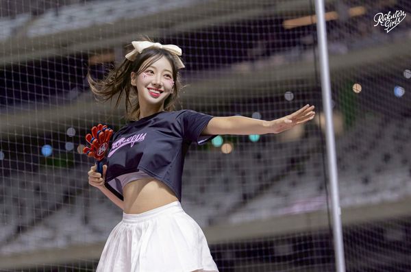 ▲ 河智媛在台甜笑跳《疾風街道》 禹洙漢偷偷曝光賽後小確幸 。(圖/樂天桃猿提供)