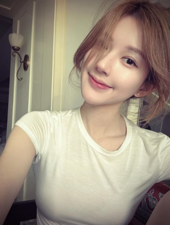 ▲趙露思最近經常開直播與粉絲互動。(圖/翻攝自趙露思Instagram)