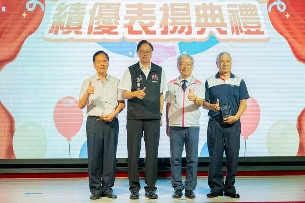 ▲桃園表揚71位績優調解主席及委員