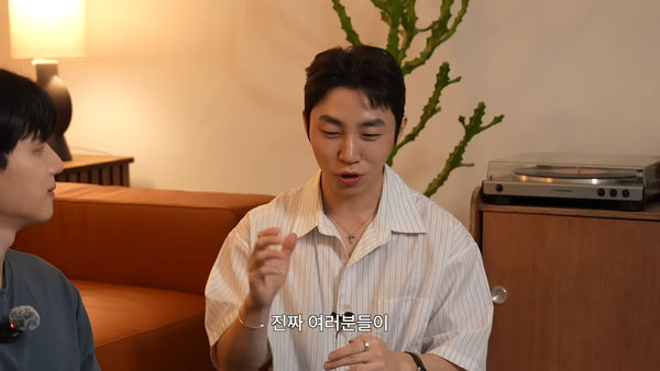 ▲▼▲▼ 《母胎》載尹脫單細節全說了!補習熱戀「女友坐隔壁」:幸福交往中。(圖/翻攝自JAYQ YouTube)