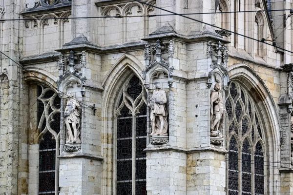 ▲▼【布魯塞爾必訪區域】藝術之丘、小薩布隆廣場、薩布隆聖母教堂。(圖/部落客travel with leo授權提供)