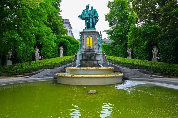 ▲▼【布魯塞爾必訪區域】藝術之丘、小薩布隆廣場、薩布隆聖母教堂。(圖/部落客travel with leo授權提供)