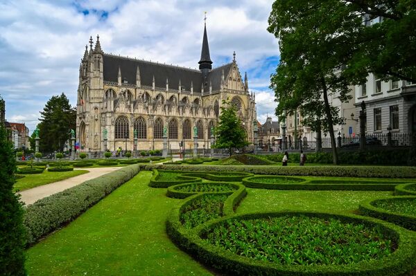 ▲▼【布魯塞爾必訪區域】藝術之丘、小薩布隆廣場、薩布隆聖母教堂。(圖/部落客travel with leo授權提供)