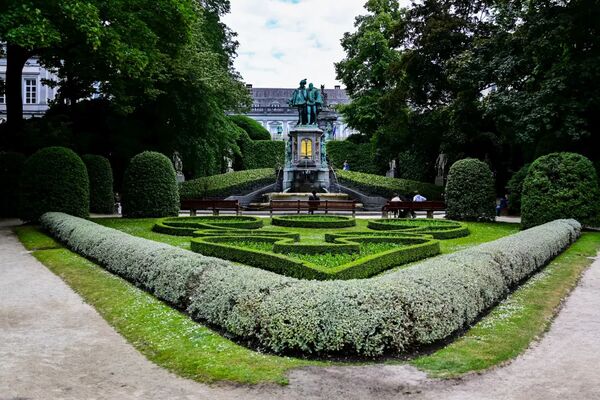 ▲▼【布魯塞爾必訪區域】藝術之丘、小薩布隆廣場、薩布隆聖母教堂。(圖/部落客travel with leo授權提供)