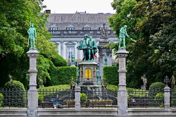 ▲▼【布魯塞爾必訪區域】藝術之丘、小薩布隆廣場、薩布隆聖母教堂。(圖/部落客travel with leo授權提供)