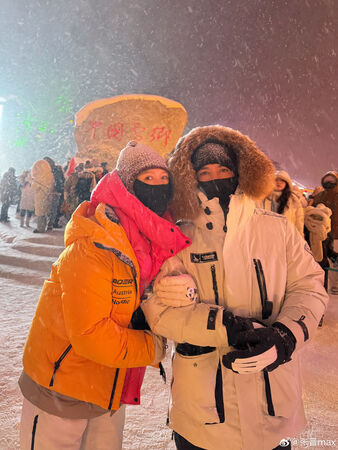 ▲蔡少芬與張晉結婚17年感情依舊。(圖/翻攝自張晉微博)