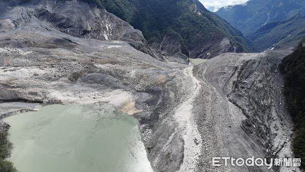 ▲▼颱風過境後統計,累積雨量約218.5毫米,為堰塞湖帶來約967萬噸蓄水量。(圖/花蓮分署提供,下同)