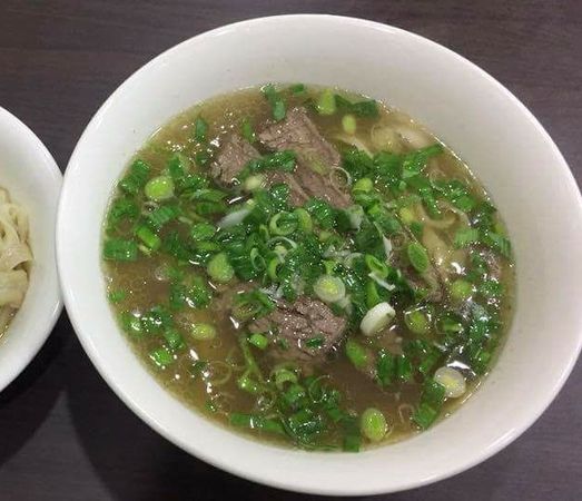 ▲蔡家牛肉麵─清燉牛肉麵。(圖/取自蔡家牛肉麵臉書)