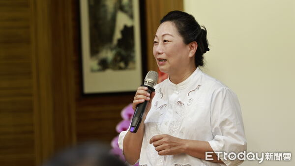 ▲慈濟基金會林碧玉副總執行長39周年慶上感恩從各地聚集到花蓮的人才無私的付出,守護鄉親健康。(圖/慈濟醫學中心提供,下同)