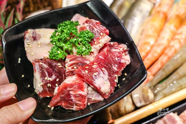 ▲▼桃園CP值高海鮮牛排吃到飽推薦。(圖/部落客陳小可提供)