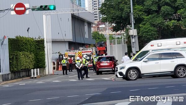 ▲▼ 北車旁雙星大樓6天後又傳出火警。(圖/記者黃彥傑攝,下同)