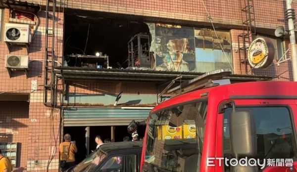 ▲▼高雄林園區中門路火警。(圖/記者許宥孺翻攝)