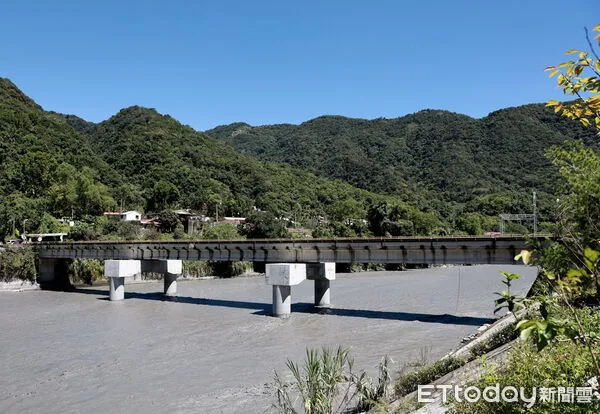 ▲仁愛鄉新武界橋災修復建工程完工通車。(圖/南投縣政府提供,下同)