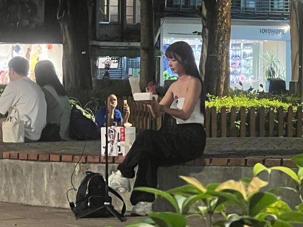 ▲▼「最懂事女友」現身永康街。(圖/讀者提供)