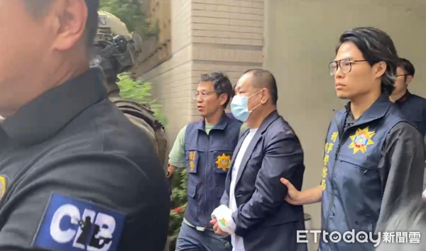 ▲▼天道盟主「鐵霸」曾盈富、弟弟「太保」曾盈進、太陽聯盟副盟主「麥可」洪瑞宏移送。(圖/記者張君豪攝)