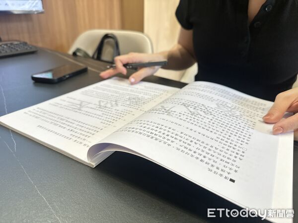 ▲▼ 買房,簽約,簽約示意圖,預售屋,合約照 。(圖/記者陳筱惠攝)