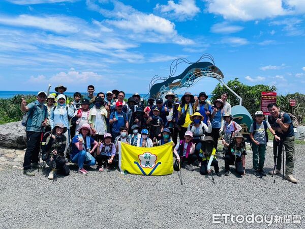 ▲立人國小榮獲113學年度健康體位全國特優,師生開心合影。(記者林東良翻攝,下同)