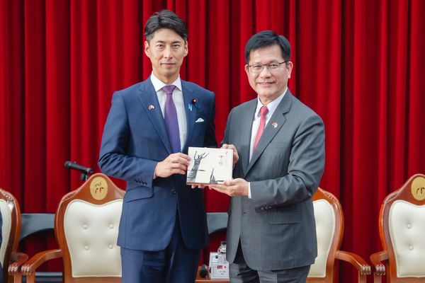 ▲▼林佳龍接見自民黨青年局訪團。(圖/翻攝自Facebook/林佳龍)