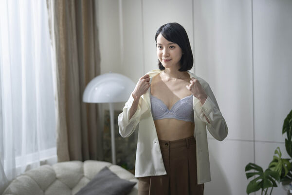 ▲程予希擔任黛安芬年度三世代廣告計畫中30代篇的代表人物。(圖/黛安芬提供)