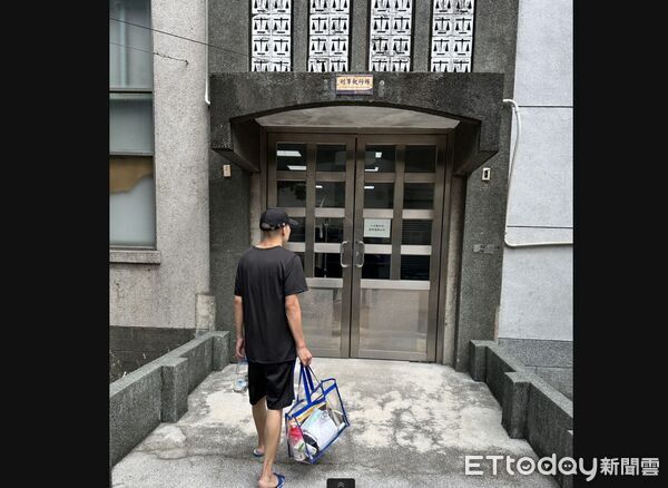 ▲詐欺犯拍抖音。(圖/記者游瓊華翻攝)