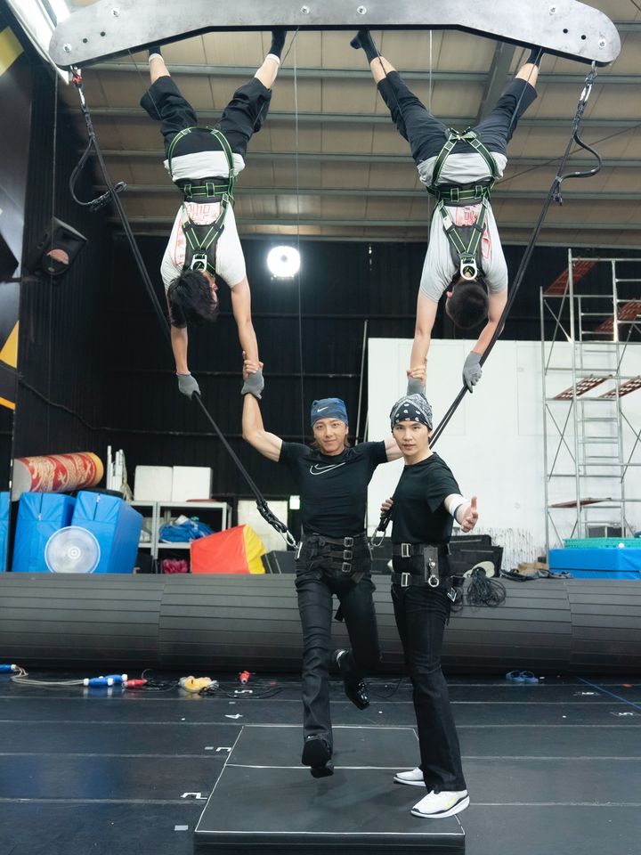 ▲▼Energy牛奶和坤達為了演唱會苦練高空特技 。(圖/相信音樂提供)