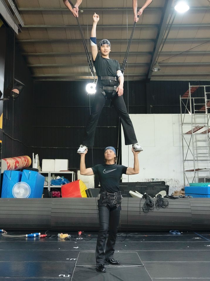 ▲▼Energy牛奶和坤達為了演唱會苦練高空特技 。(圖/相信音樂提供)