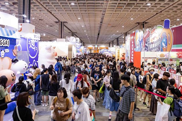 ▲▼「2025臺灣文博會」位於南港展覽館的品牌商展展區,國內外多達930個攤位,商展交易金額高達13.5億。(圖/文化部)