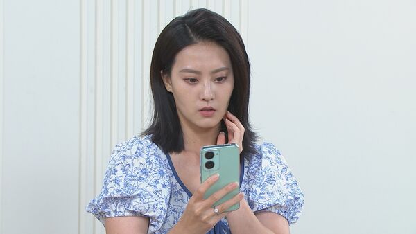 ▲顏曉筠《好運來》演到失控,狂自賞巴掌。(圖/民視提供)